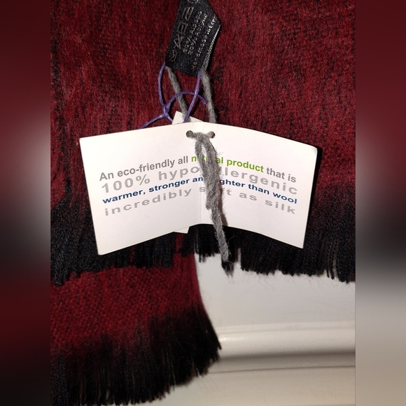 NWT Shupaca Red Alpaca Scarf - Picture 3 of 4